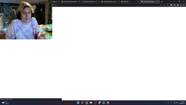 xQc on people playing both sides in the gambling drama