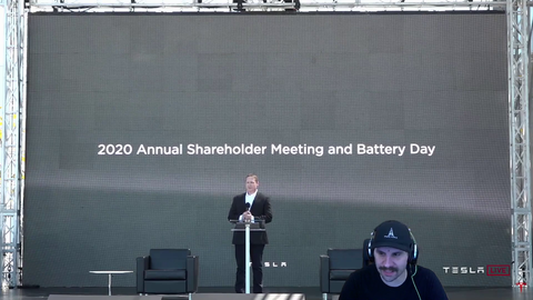 Elon's social distancing method