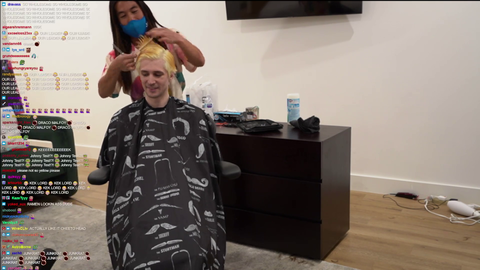 xQcOW - Heartwarming Moments Between Hairdresser and xQc