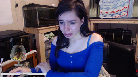 Streamer Robyn (Pooflower) gets too drunk and has a breakdown on stream over asmongold