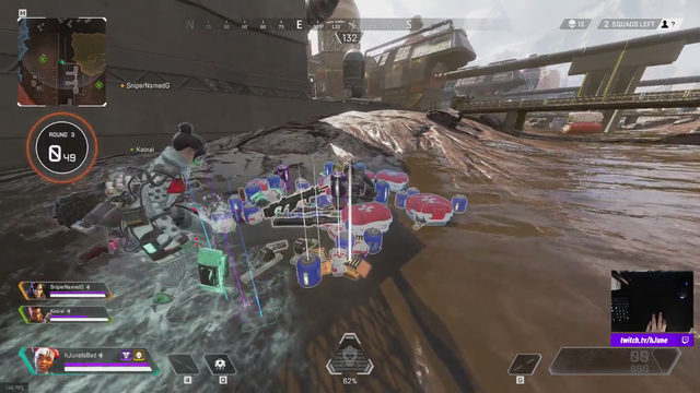 streamer tries to give last guy in apex match the win