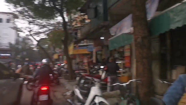 Streamer gets "kidnapped" by a Family in Hanoi, Vietnam