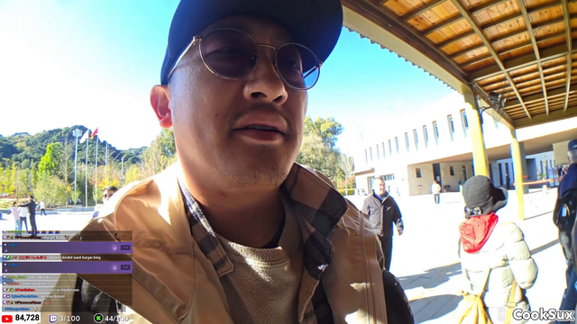 Streamer stops Boomer from cutting in front of a girl in line