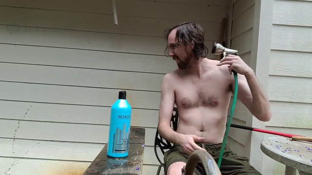 Asmongold takes a shower