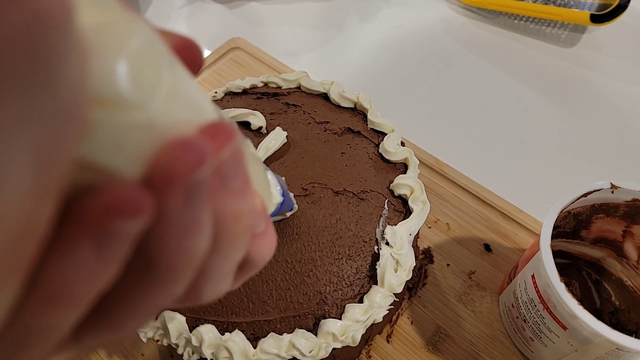 Super Makes A Romantic Cake With His Girlfriend