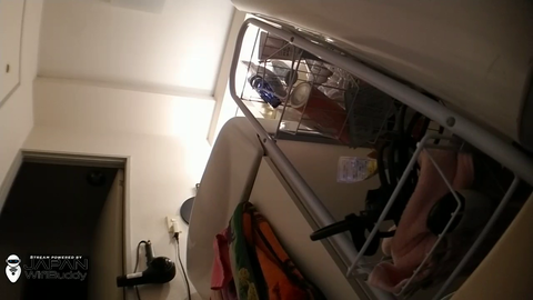 Hyub shits himself