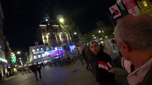 A Cx streamer in his natural habitat