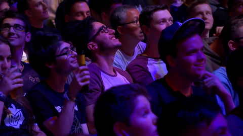 Guy getting boo'd at CS major