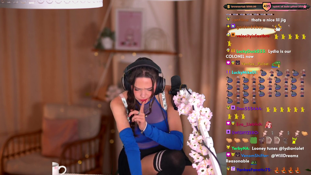 lydiaviolet - Lydia gives great work ethic tips