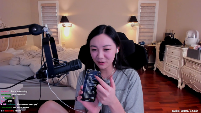 Fanfan reads her bucketlist