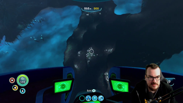 Submarine gets destroyed 900 meters underwater 11 hours into hardcore Subnautica run