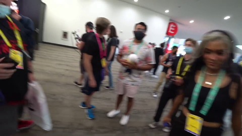 Toast gets mistaken for Sykkuno at Twitchcon