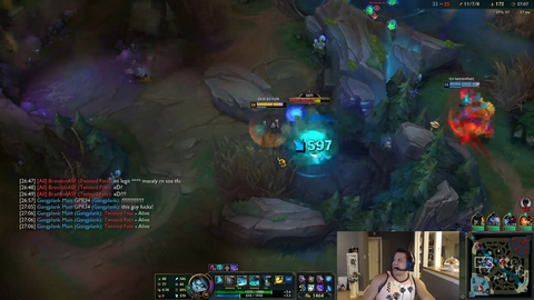 T1 Checks up on Macaiyla