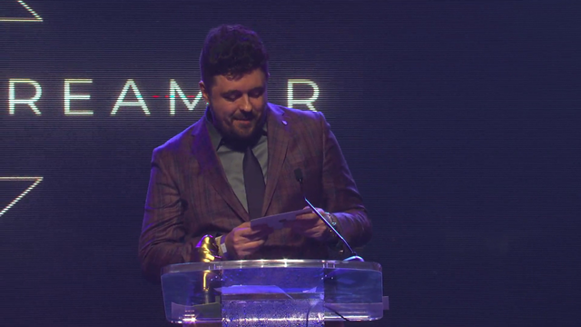 roflgator presents the award for best vtuber