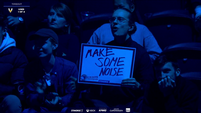 CS:GO crowd gets jebaited