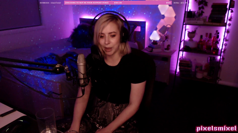 Australian streamer does an impression of UK radio