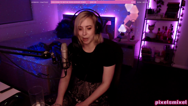 Australian streamer does an impression of UK radio