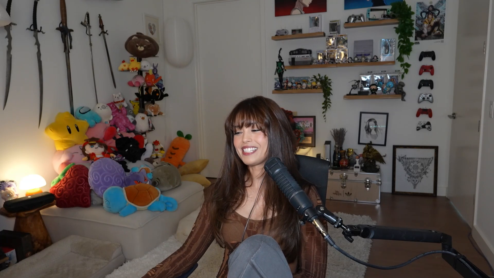 Valkyrae talks about the food poisoning she got with ExtraEmily...