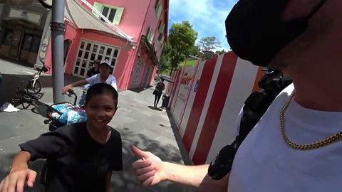 Jake meets Juicers in Singapore