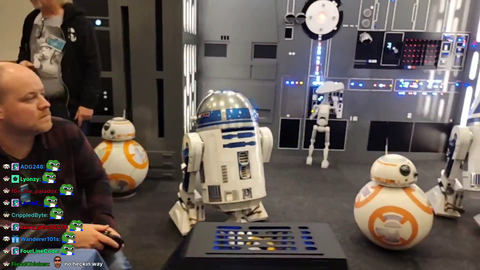 Hachu speaks to R2D2
