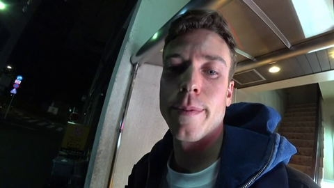 JakenbakeLIVE calls out a viewer.