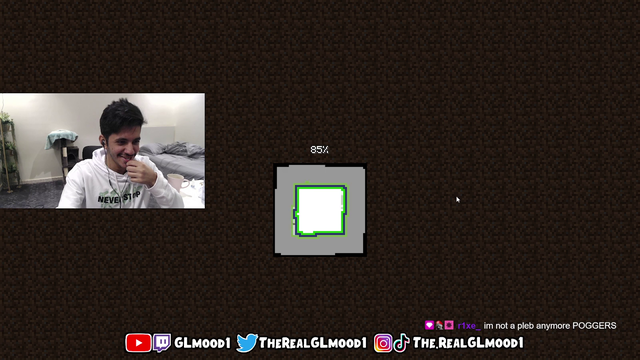 Streamer turns up minecraft to maximum volume (WARNING LOUD)
