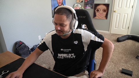 Erobb on the Poki clip