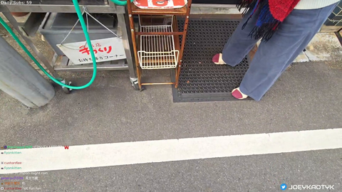 Kyoto Lady curious about Joey's "hair"
