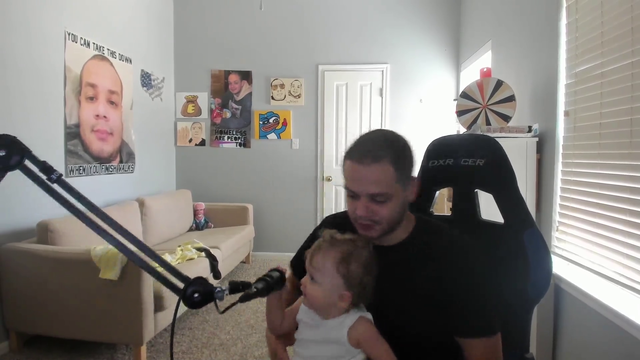 Erobb Bonks daughters head on mic