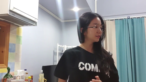 Jinny's wingman scrambles to covers up her bathroom ASMR