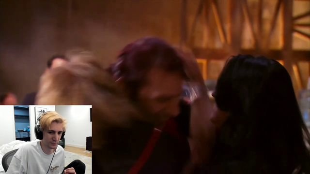 xQcOW - 2 girlfriends?!