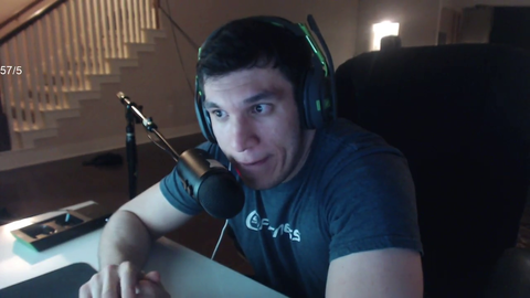 Trainwrecks does an impression of a titty streamer