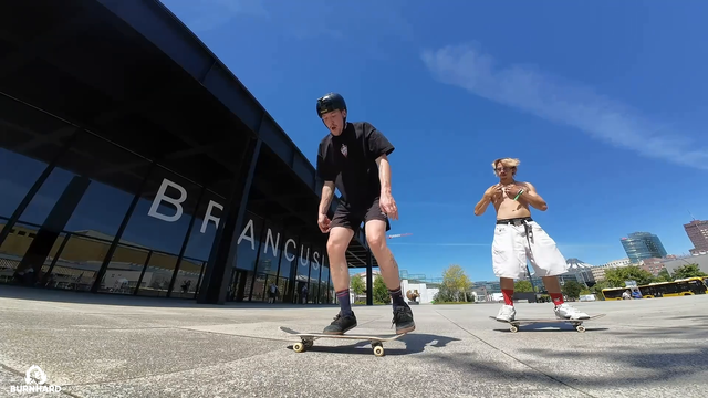 After 4 years of trying german streamer Knirpz landed his first kickflip!
