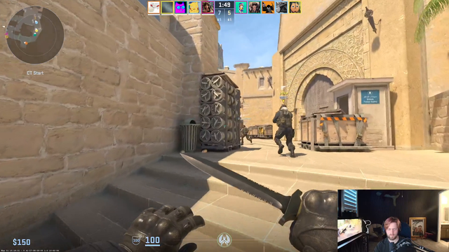 Gay Shroud demonstrating his gaming skill