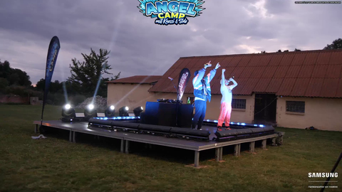 Germans having a party with 200k+ viewers