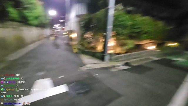 Joeykaotyk asks some locals to take a picture of him