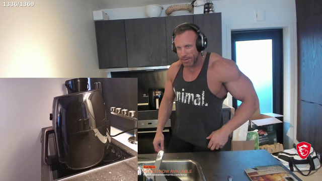 Knut's real size leaked