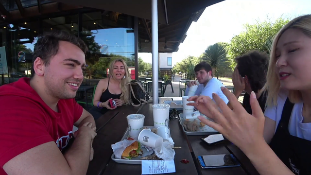 Mizkif promises to buy Hachubby a phone if she beats him in rock paper, scissors, while crossing fingers