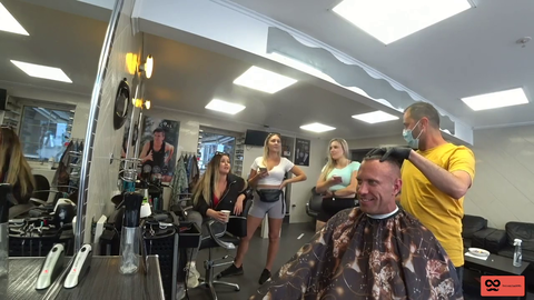 The Barber wants Knut to become muslim
