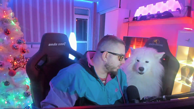 Arthas sees Alinity's dog for the first time