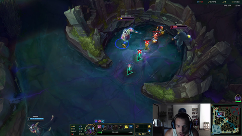 Tyler vs Trick2g in Mundo dodgeball