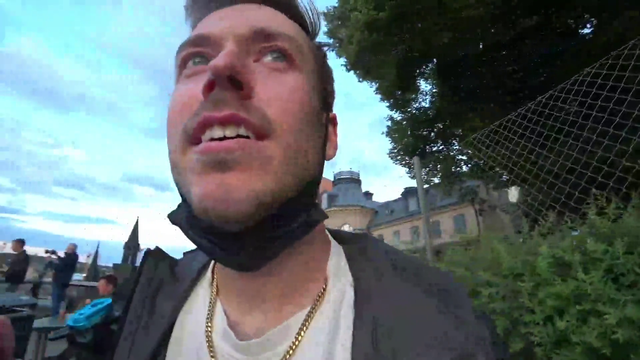 Jake tries to show views of Stockholm