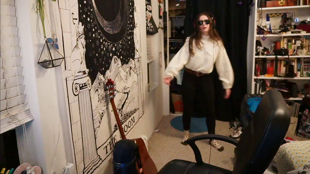 JadeIsaBoss - Small streamer hosted by Destiny dances to his meme song LULW