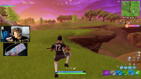 Viewer shares their experience wearing merch to school with the streamer.