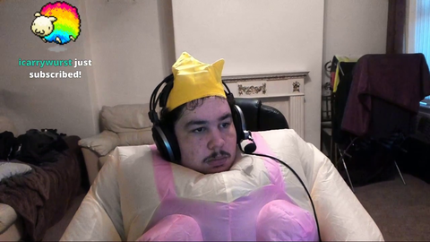 Camgirl dances for subs