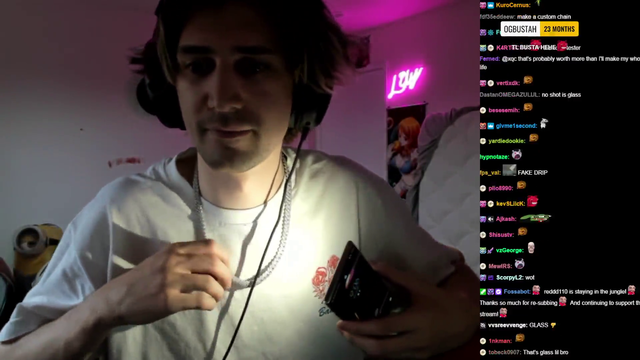 xqc flexing his ice 🥶🥶🥶