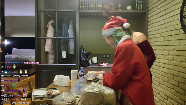 Peterparktv has chicken restaurant in South Korea