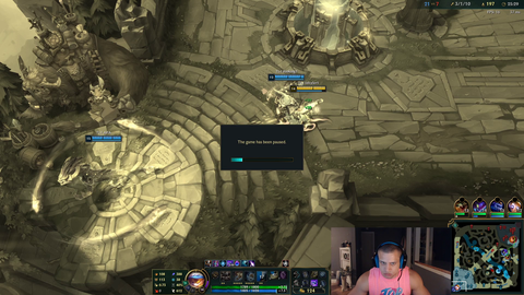 T1 gets upset at his twitch rivals teammates