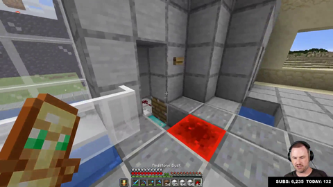 Sips spends two days making concrete machine in Minecraft, this is the first successful test