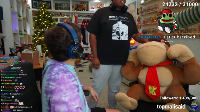 Mizkif and Russell have a wholesome moment